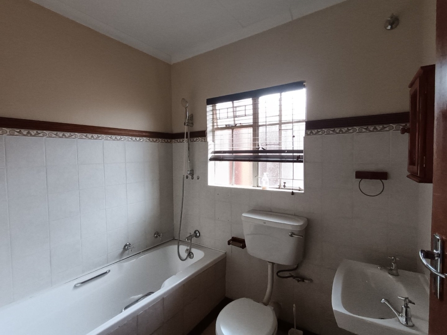 2 Bedroom Property for Sale in Langenhovenpark Free State